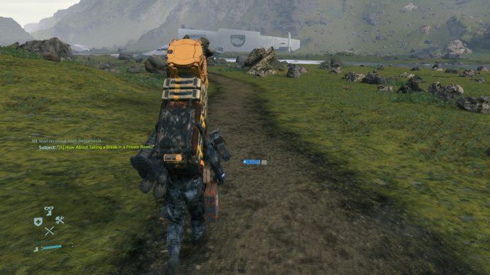 Receiving a notification of a Half-Life cube quest in Death Stranding.