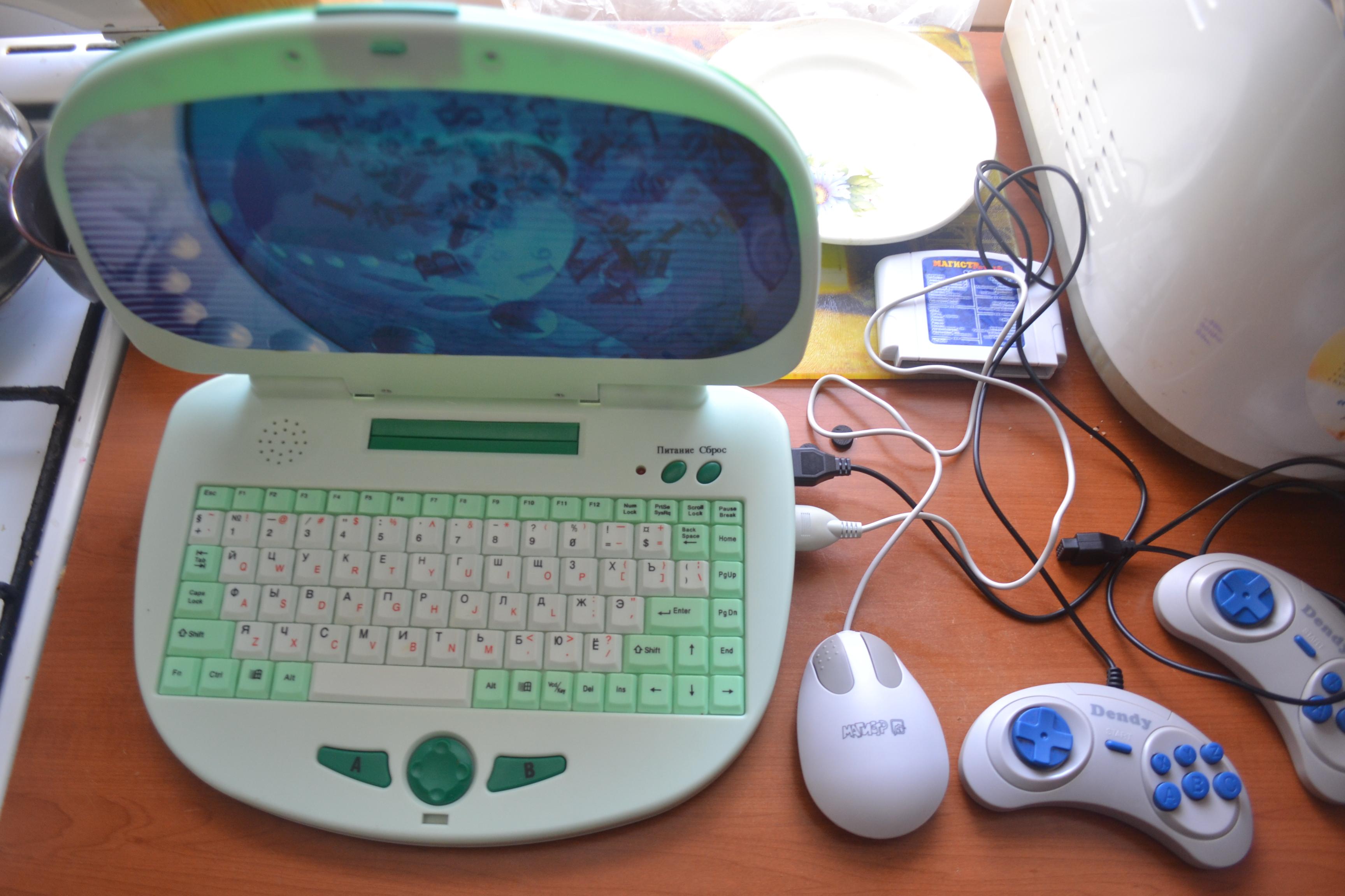 Как китайские производители создали портативный компьютер на основе железа «Денди» в начале 2000-х за 400 рублей Как китайские производители создали портативный компьютер на основе железа «Денди» в начале 2000-х за 400 рублей