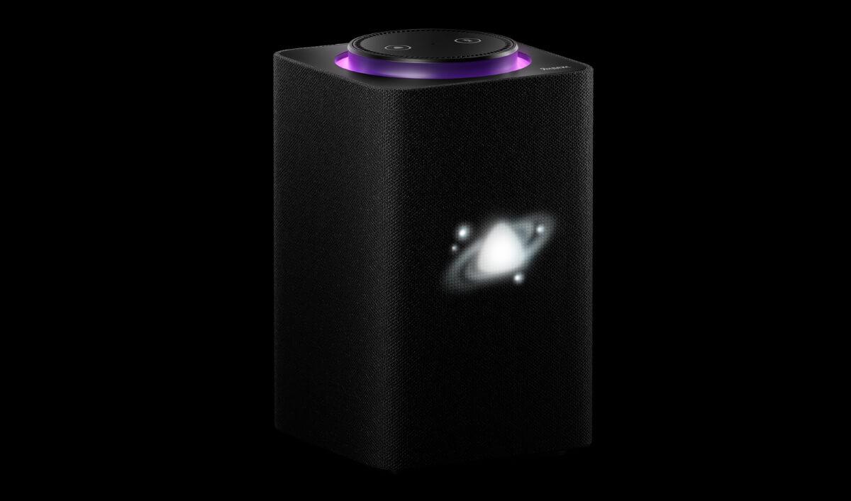 Пополнение в семье: три истории про Яндекс.Станцию Макс