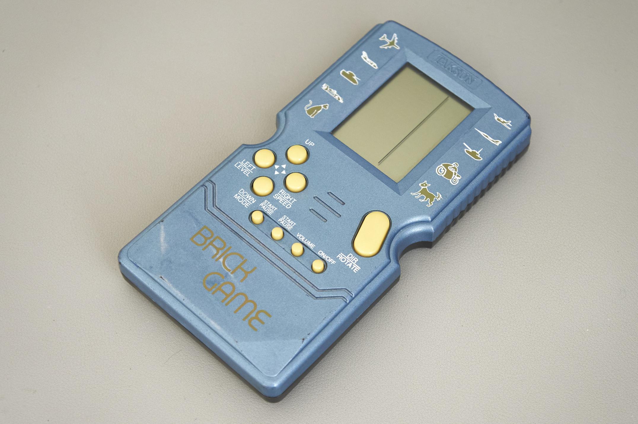 Процессор какого типа использовался в играх Brick Game? Часть 2