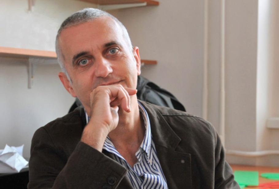 Габор Домокош, изучил 2000 камней чтобы убедиться, что среди них нет нужной формы, и придется всё делать самому  