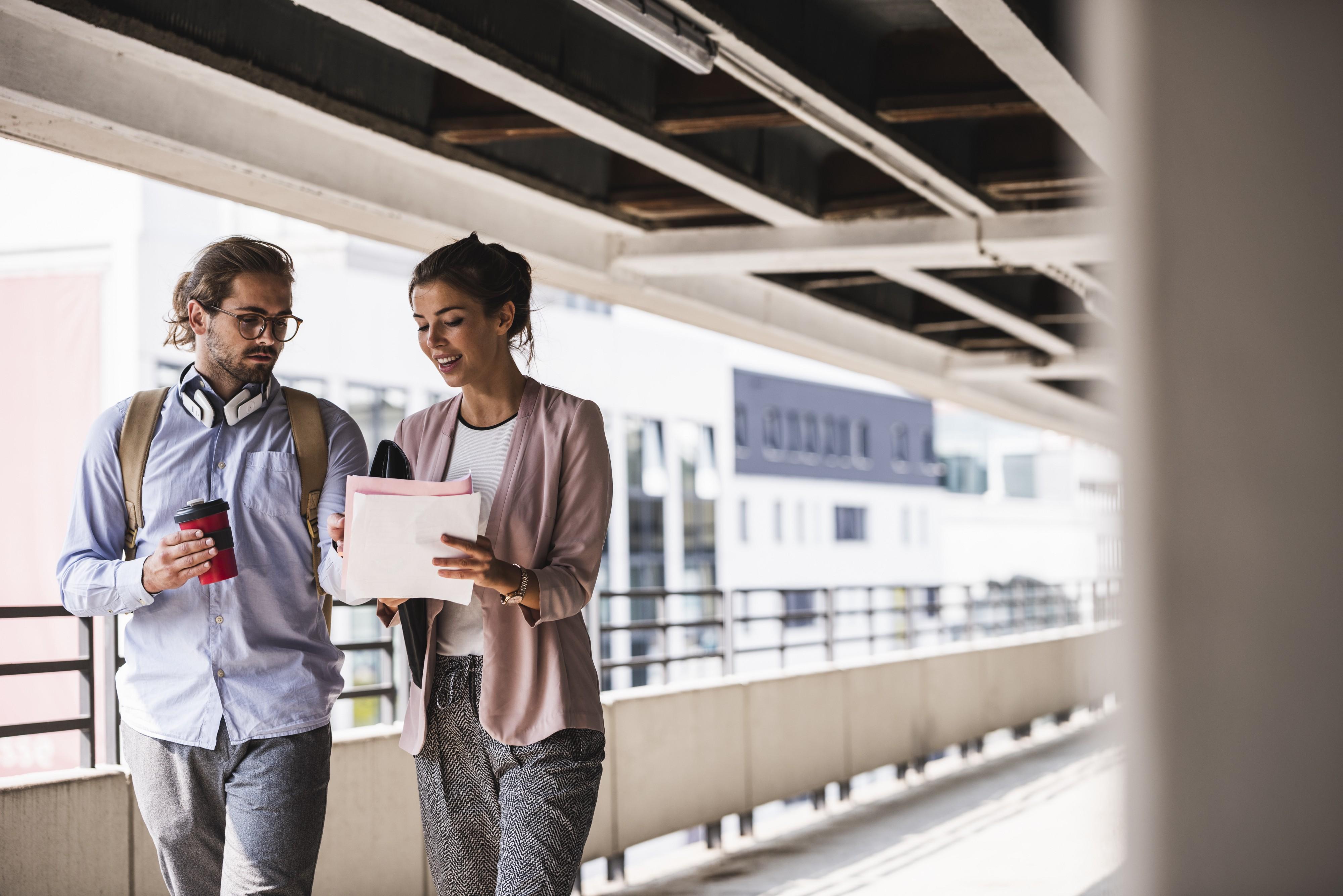 Почему стоит делать совещания во время прогулок? Доказано наукой, подтверждено мафией