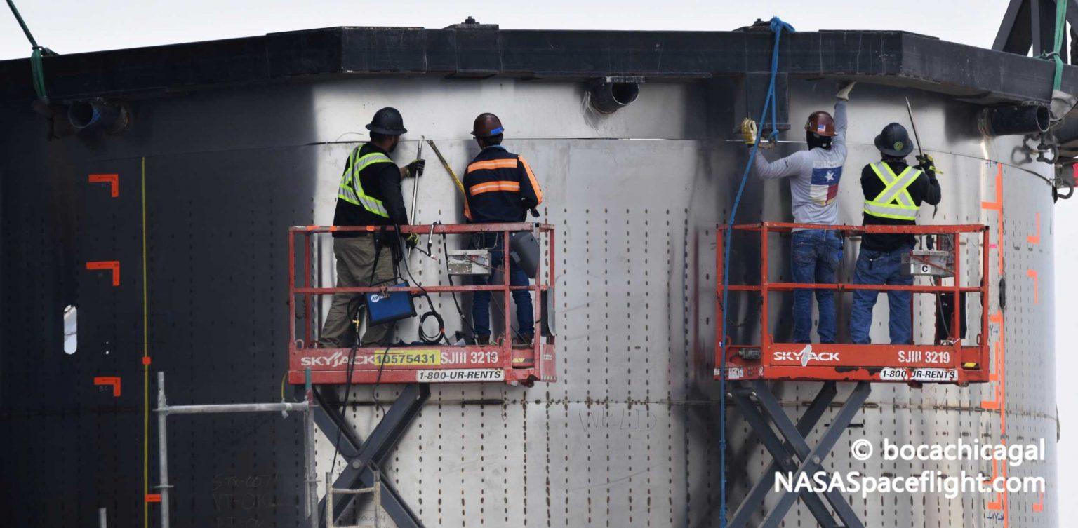 SpaceX собирает прототипы Starship с космической скоростью