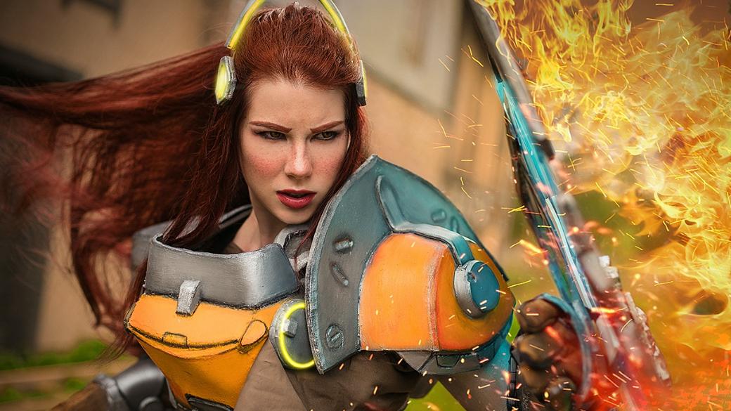 Анастасия Зеленова вновь предстала в образе Бригитты из Overwatch. На этот раз уже в броне! Анастасия Зеленова вновь предстала в образе Бригитты из Overwatch. На этот раз уже в броне!