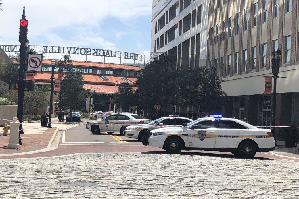 Пострадавший при стрельбе участник турнира по Madden NFL подал в суд на EA и владельцев площадки