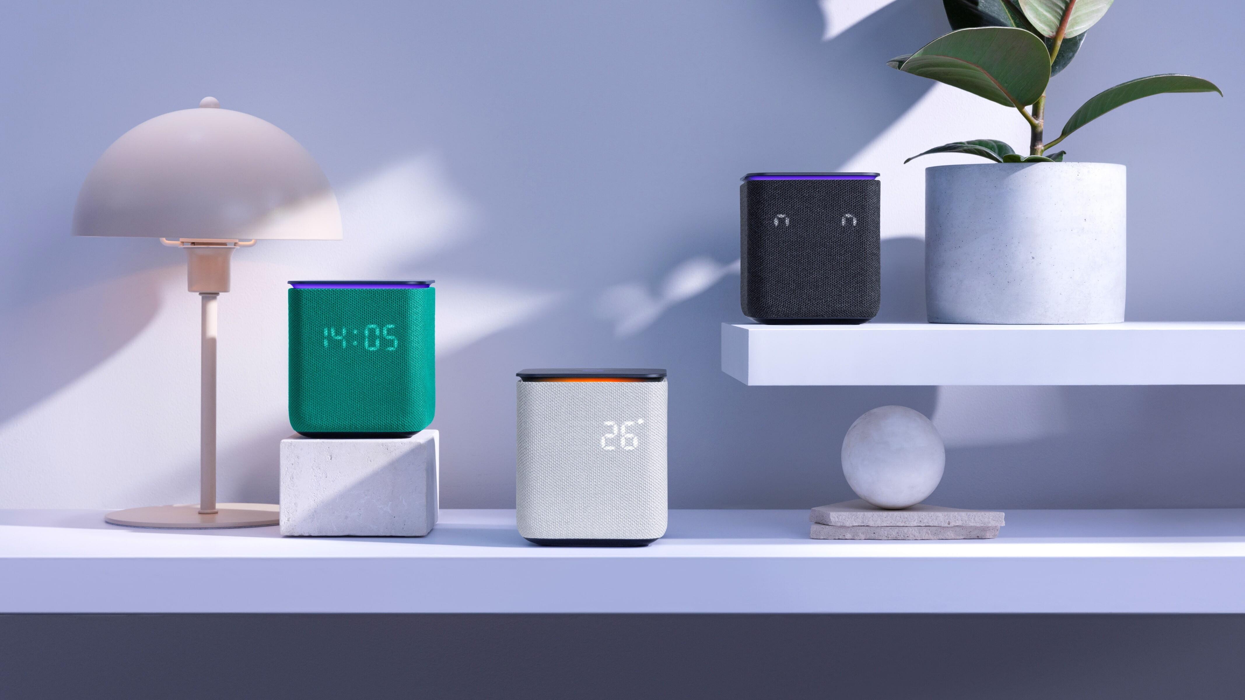 «Яндекс» представил «Станцию Миди» с функцией активации голосом, например, «Алиса» включит свет утром при обнаружении звука