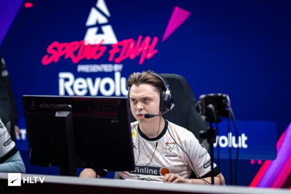 CS2: Комментарии Electronic и Perfecto о Cloud9 и мнение Блейда из NaVi о поражении на BLAST