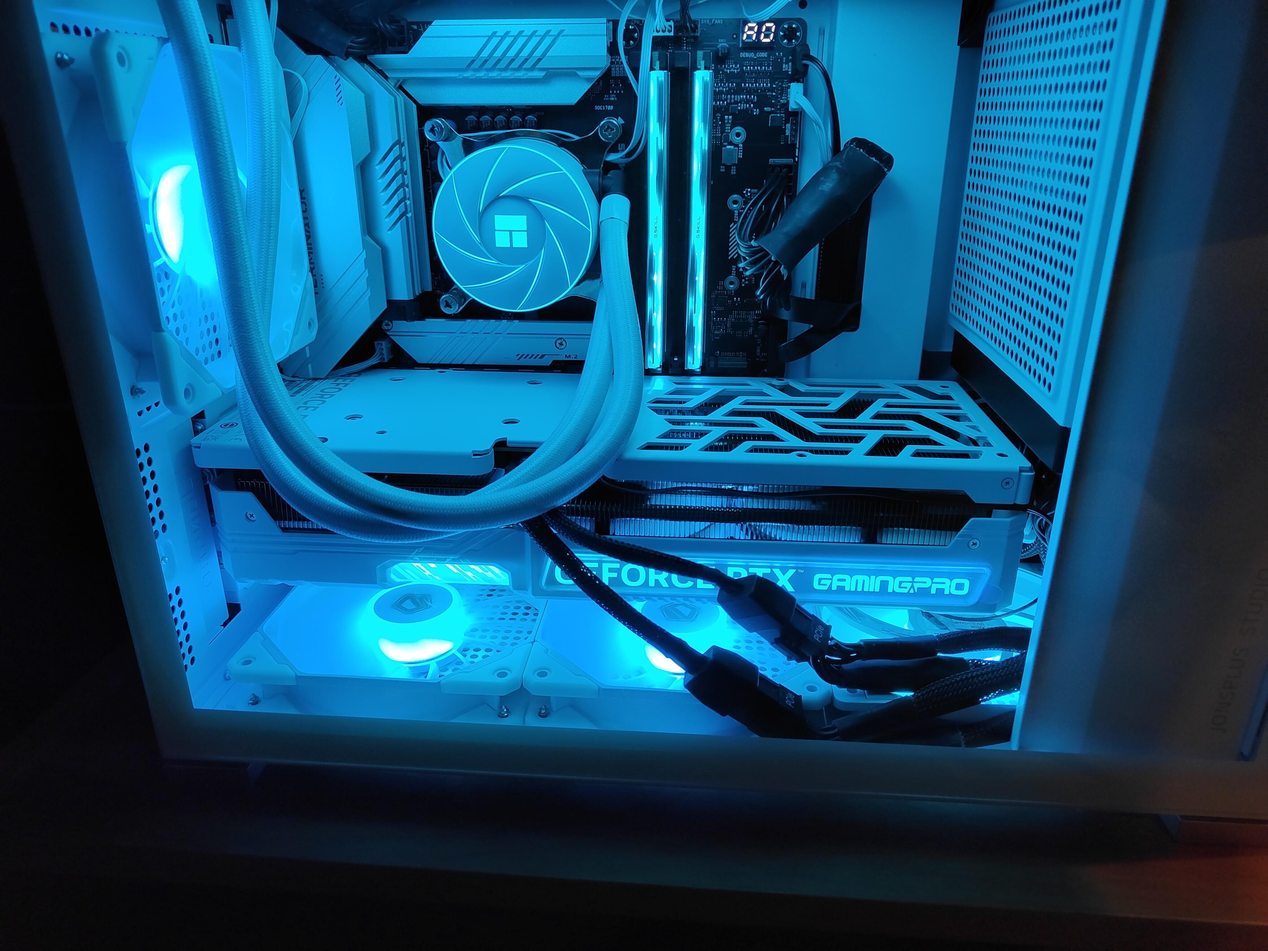 Уменьшил объем ВРАМ с 24 ГБ до 12 ГБ (на самом деле обзор технологии DLSS)