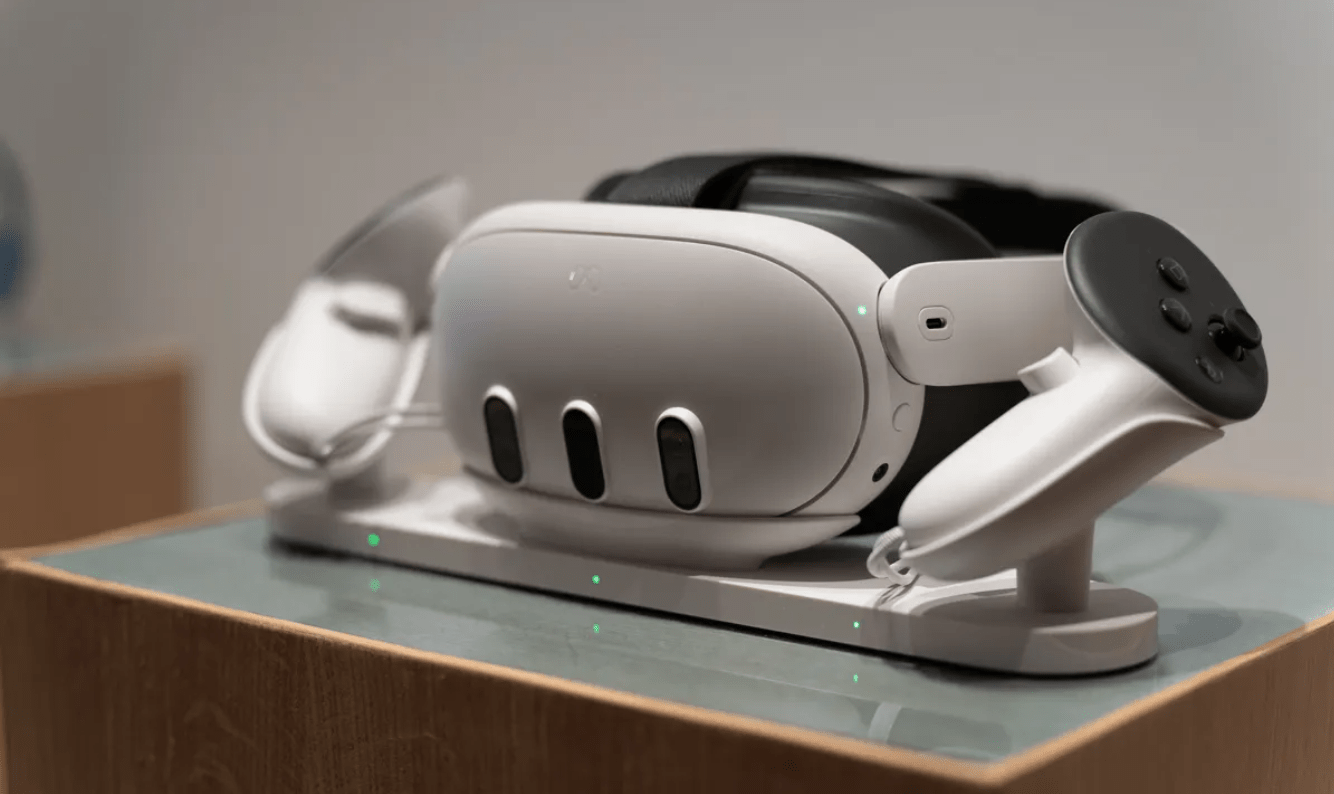 Meta* начала принимать предзаказы на шлем виртуальной и смешанной реальности Quest 3 за 9 и выше