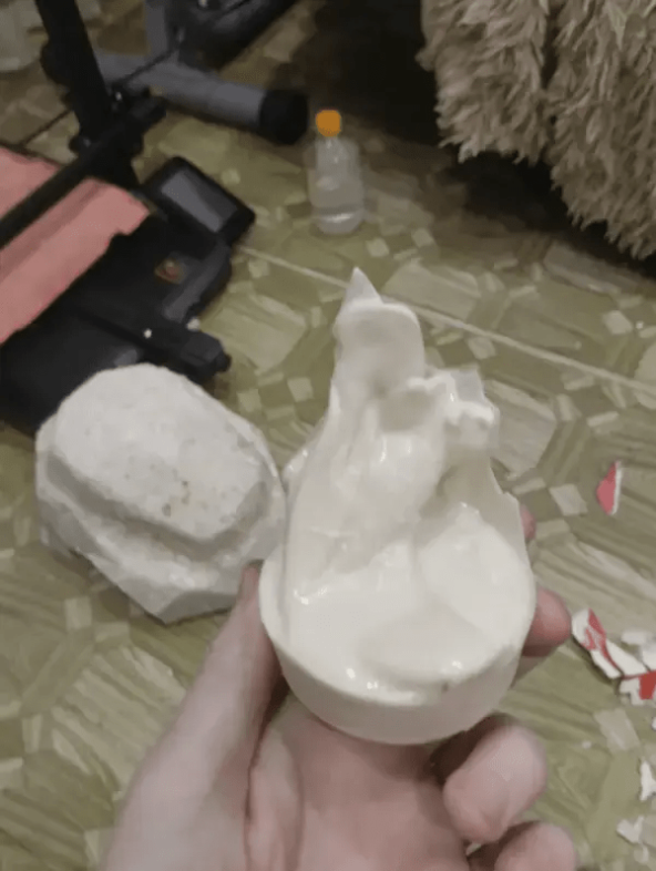 Застывший пластик, 50 грамм потерял просто так. И это просто из за того что пожадничал.