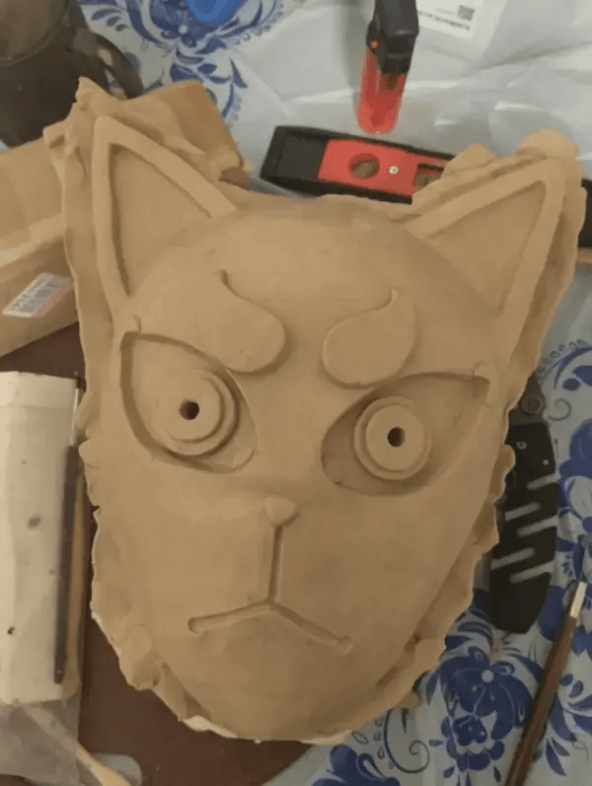 Финальная версия маски, пока еще из пластилина. Ниже будут этапы создания