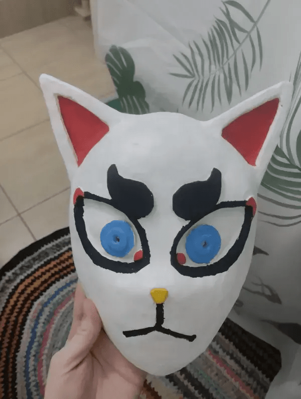 Даже портовая путана и то лучше накрашена