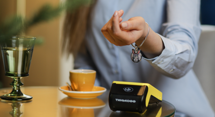 «Тинькофф» запустил ювелирные платёжные аксессуары «Тинькофф» запустил ювелирные платёжные аксессуары