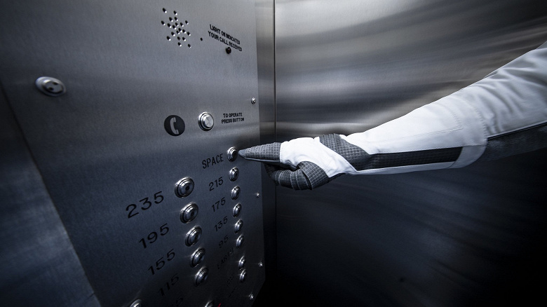 Космический корабль Crew Dragon с российским космонавтом отправился на помощь оставленным на МКС американским астронавтам