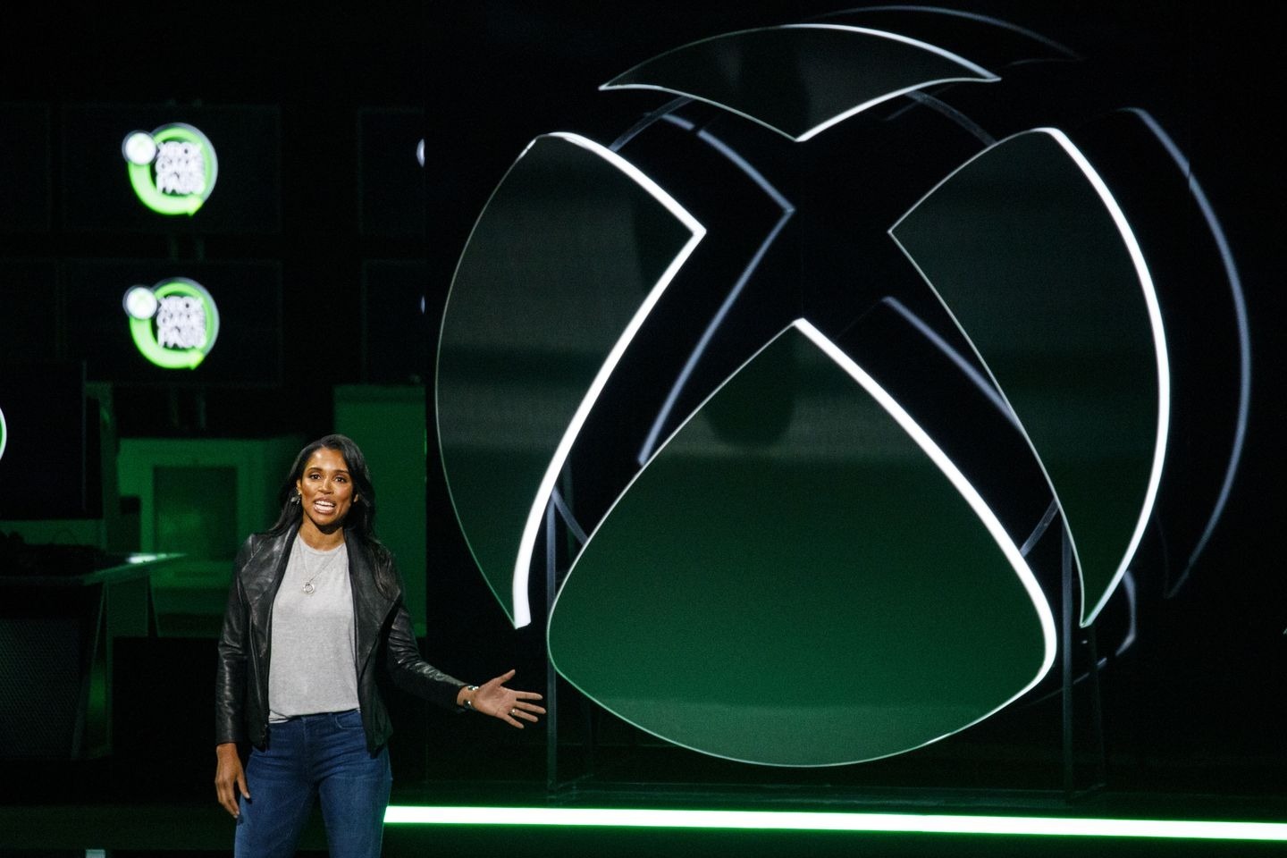 СМИ: Названы первые две игры Xbox, которые появятся на PS5